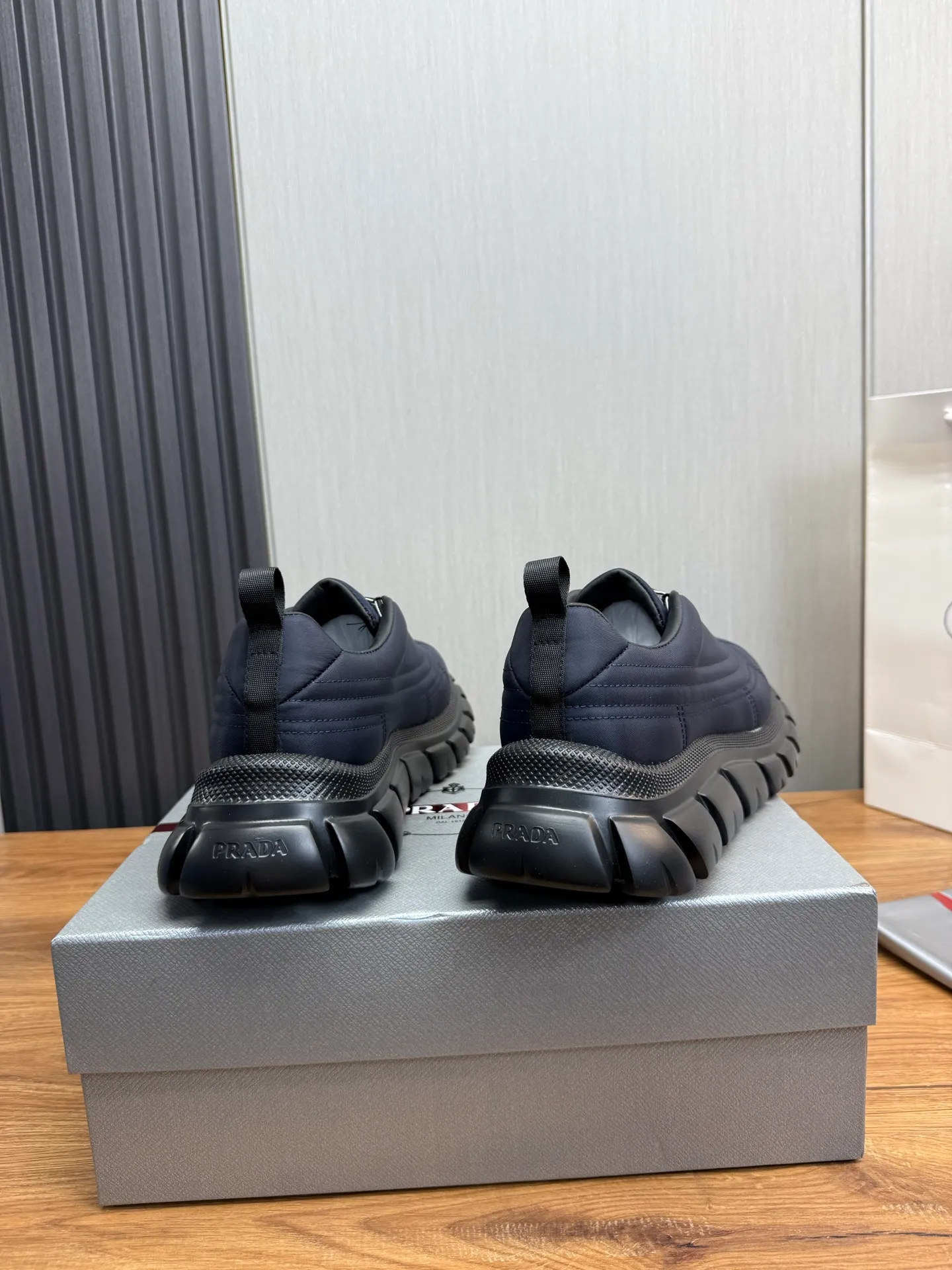 Men's shoes 💰580💰 [PRADA] Men's shoes are popular in the counter, official website synchronization, 1 high-quality shipment ✔️Imported waterproof fabric + cowhide lining, 1🆚1 replica, original sole, 38-45 (45 customized, non-refundable)